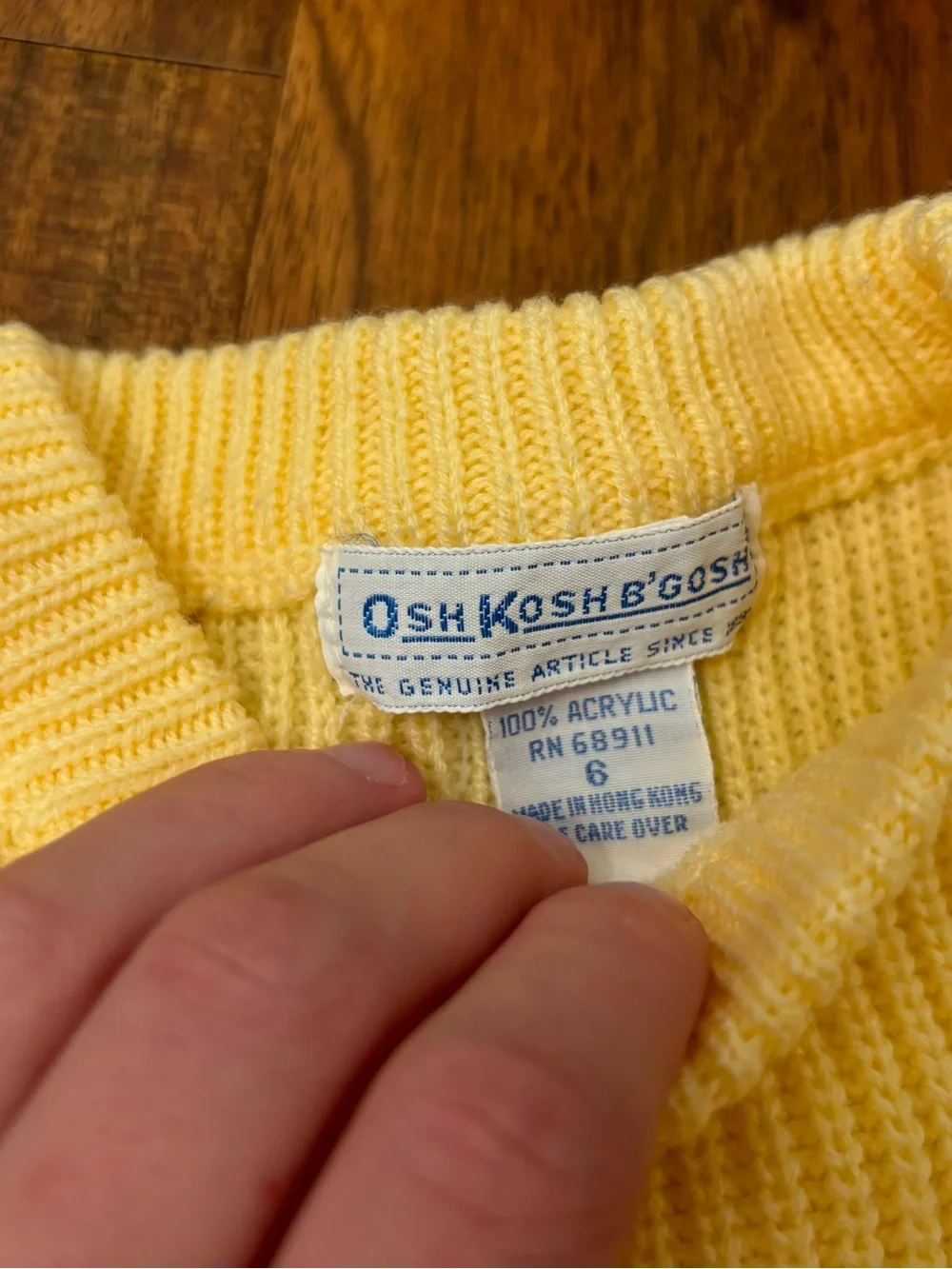 Osh Kosh B’Gosh vintage light yellow knit crewneck sweater